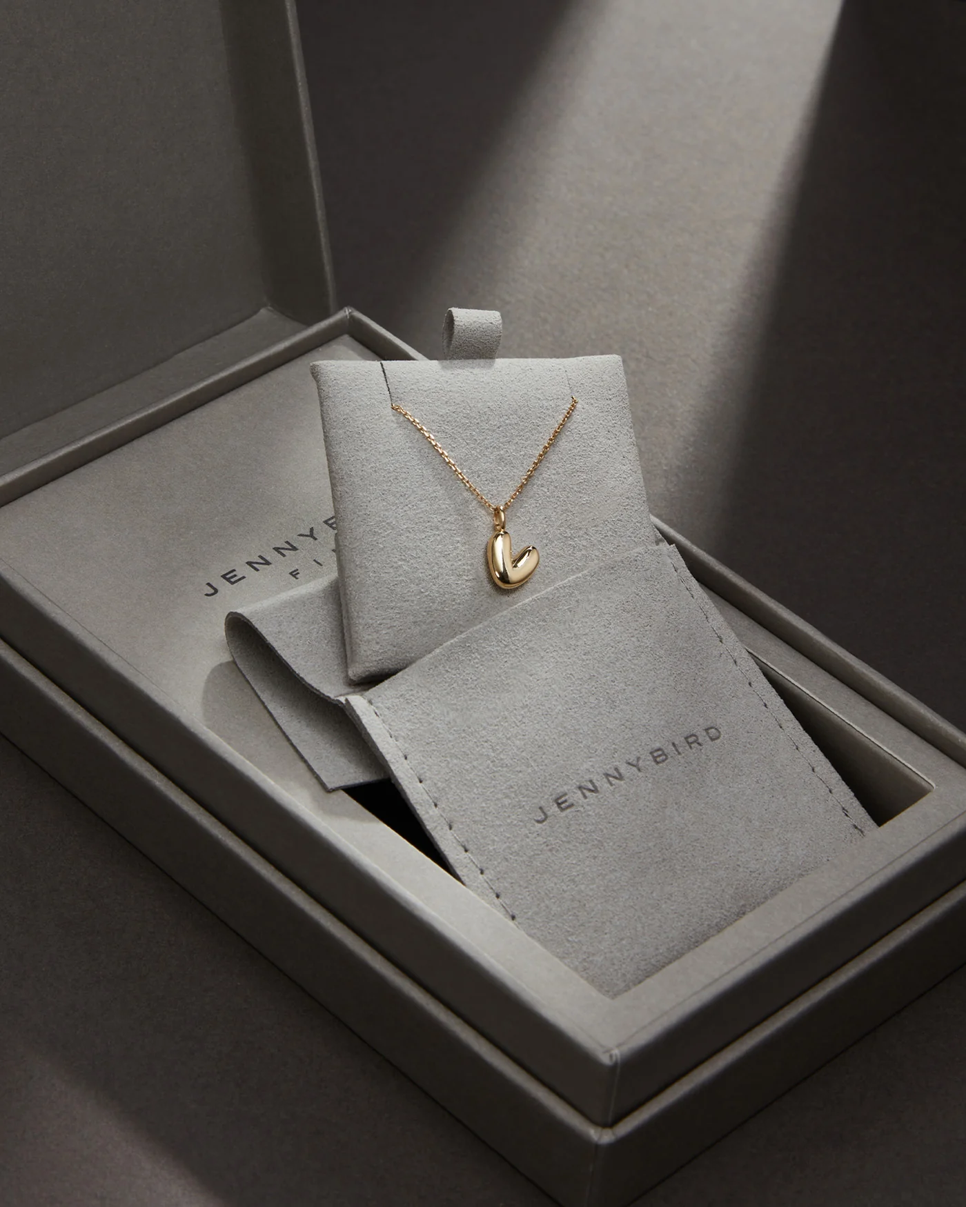 14K Gold Bubble Letter Necklace - V - Image 6