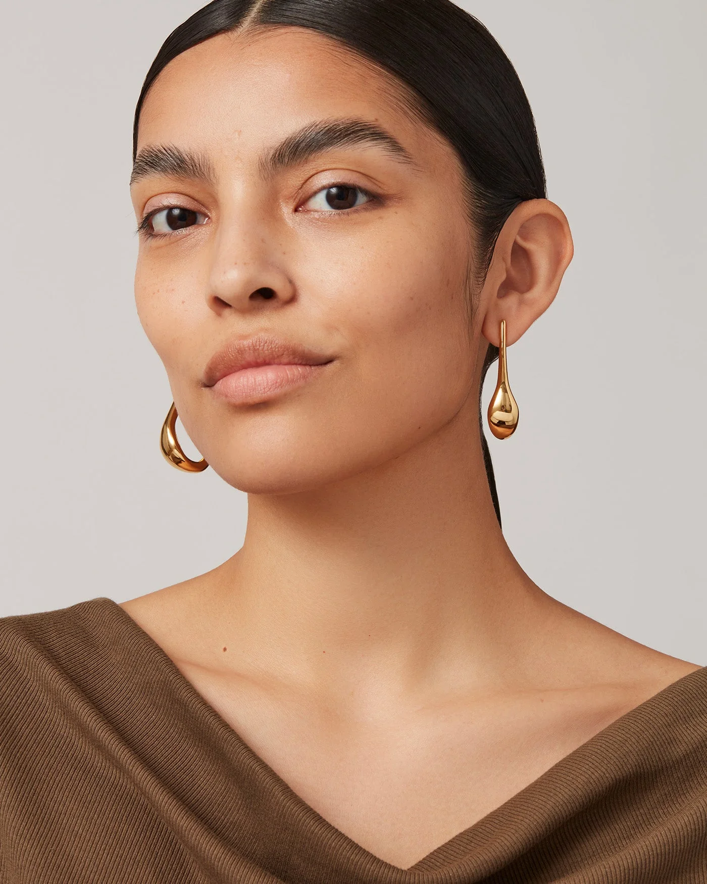Colette Hoop Earrings - Medium - Image 3