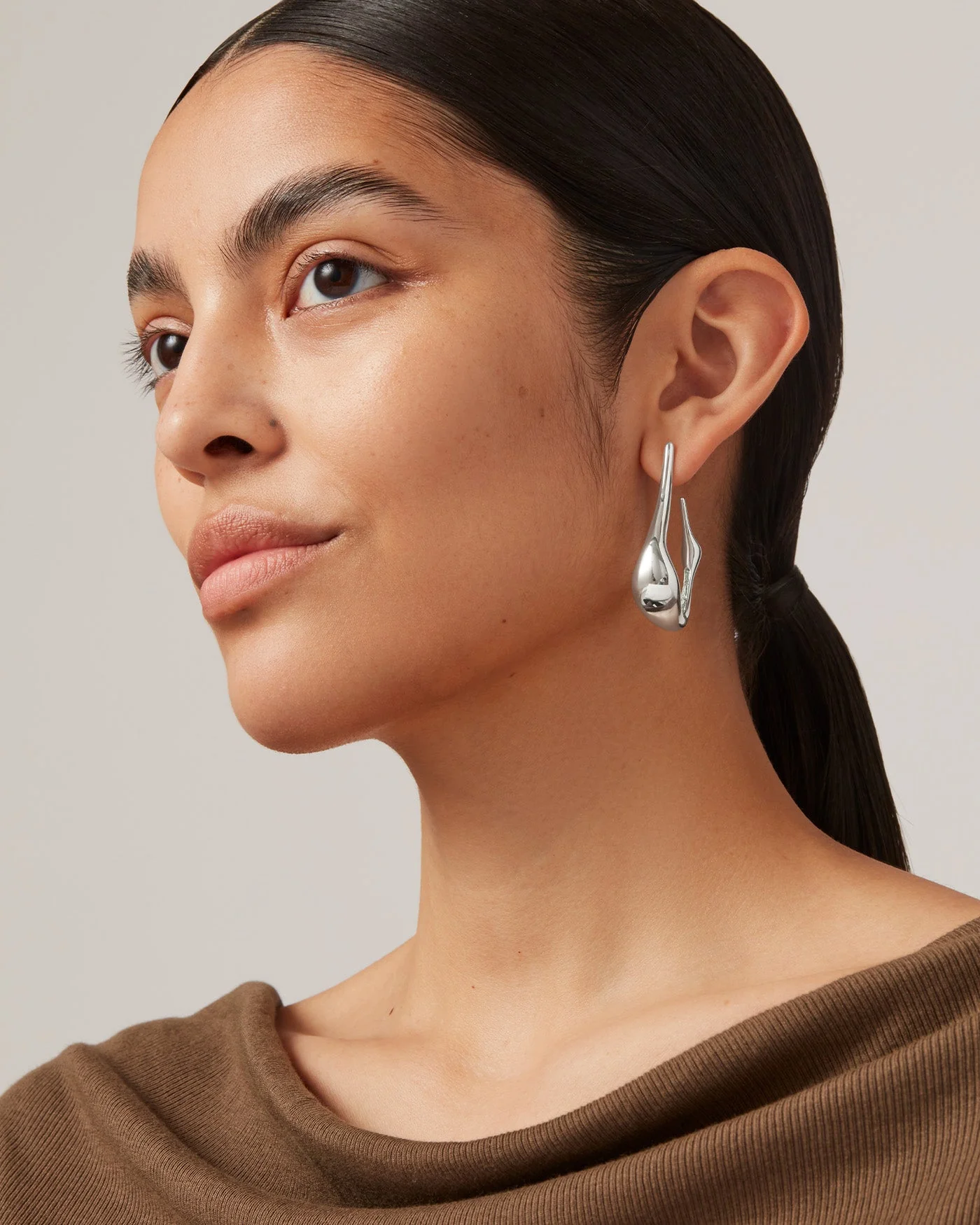 Colette Hoop Earrings - Medium - Image 3