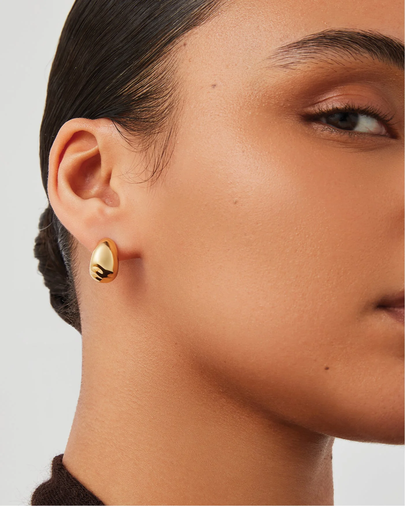 Small Nelle Hoop Earrings - Image 2
