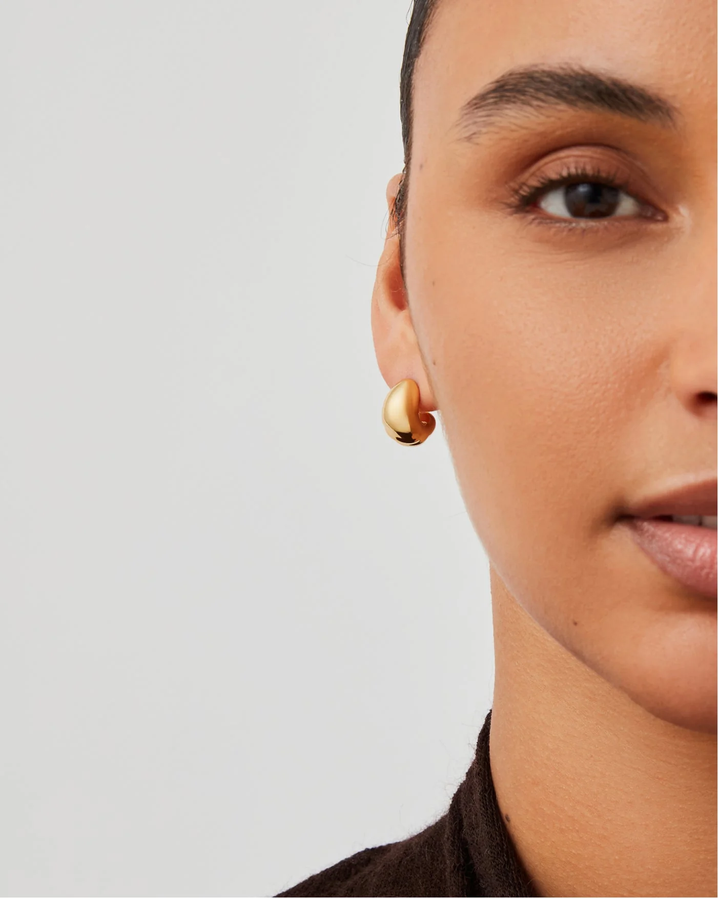 Small Nelle Hoop Earrings - Image 3